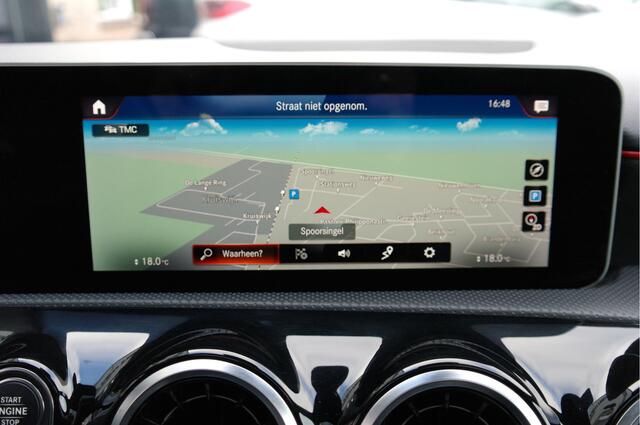 Mercedes-Benz A-KLASSE 160 Premium Plus | AMG-Pakket | Pano | Camera | 19'' | Cruise