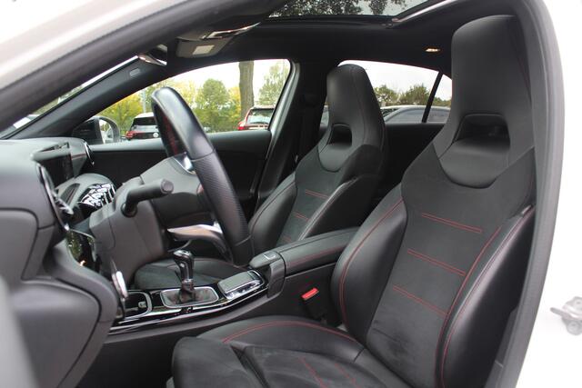 Mercedes-Benz A-KLASSE 200 Business Solution AMG / Panoramadak / Camera / Leder&Alcantara / 18'' / Stoelverwarming / LED / DAB / Cruise Control
