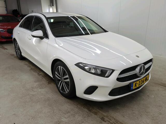 Mercedes-Benz A-KLASSE 180 Luxury Line | Navi | Camera | Trekhaak