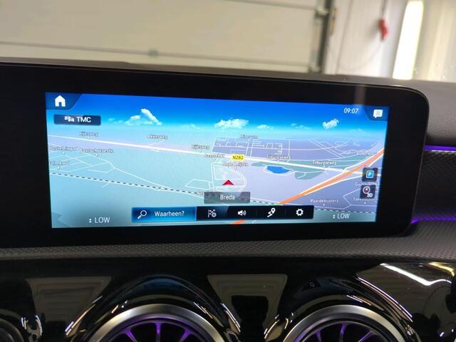Mercedes-Benz A-KLASSE 180 Luxury Line | Navi | Camera | Trekhaak