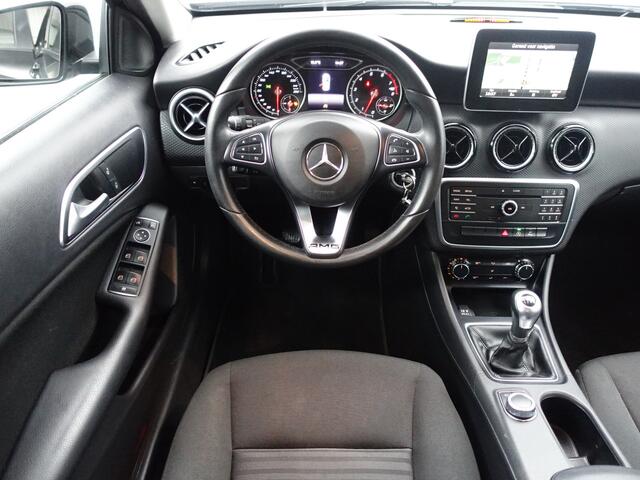 Mercedes-Benz A-KLASSE 130Pk AMG Night Edition- Xenon Led, Clima, Navigatie, Park Assist, Cruise
