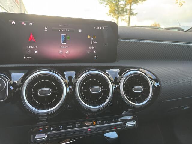 Mercedes-Benz A-KLASSE 180 Business Line | Automaat | Pano | Parkeer Camera | Stoelverwarming