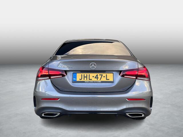 Mercedes-Benz A-KLASSE 250 e AMG Line | Trekhaak | Panoramadak | Head-up display