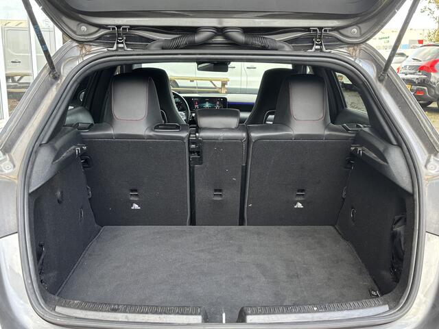 Mercedes-Benz A-KLASSE 180 Business Solution AMG | Sfeerverlichting | Automaat | Stoelverwarming | Dodehoek Detector