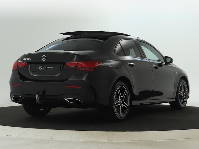 Mercedes-Benz A-KLASSE 250 e Business Solution AMG | Trekhaak | Nightpakket | parkeerpakket met achteruitrijcamera | Verwarmde stoelen vooraan | Antidiefstalpakket URBAN GUARD PLUS | KEYLESS GO-comfortpakket | Extra USB-poorten |