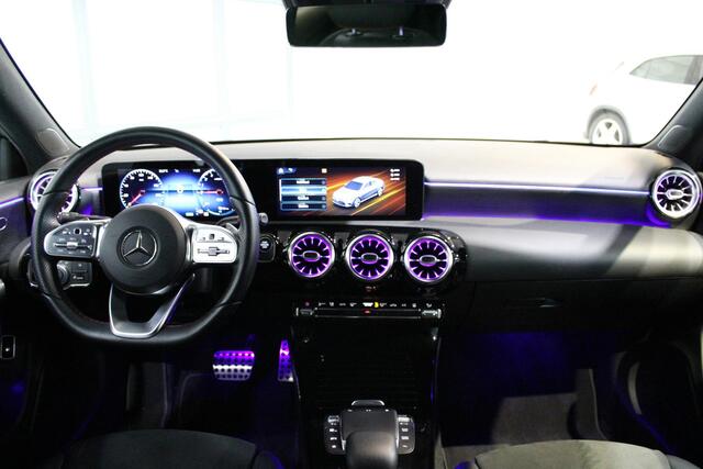 Mercedes-Benz A-KLASSE Limousine 250 e Line: AMG