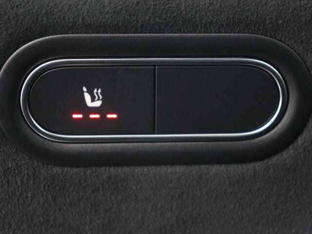 Mercedes-Benz A-KLASSE 250e AMG Night | Carplay | Stoelverwarming | Camera | Half leder | Navigatie | Full LED | Climate control | Cruise control | Getint glas | PHEV | Plug In