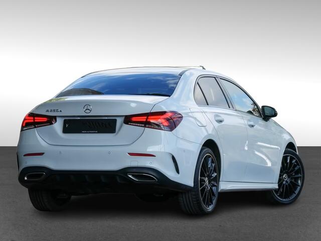 Mercedes-Benz A-KLASSE 250e AMG Line ** HP-LED, NAVI+, PANORAMA, NIGHT, ACC, 19-inch LMV, AMBIENTE ** 1e EIG - UNFALLFREI ** ** INFORMEER OOK NAAR ONZE AANTREKKELIJKE FINANCIAL-LEASE TARIEVEN **