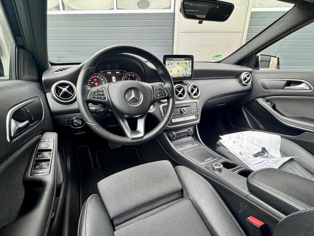 Mercedes-Benz A-KLASSE 180 Ambition AUT/ NAVI/ LED/ Trekhaak/ Camera/ Facelift/ Lage KM/ NAP