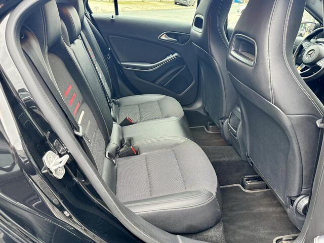 Mercedes-Benz A-KLASSE 180 Ambition AUT/ NAVI/ LED/ Trekhaak/ Camera/ Facelift/ Lage KM/ NAP