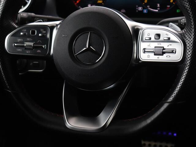 Mercedes-Benz A-KLASSE 180 AMG | Adaptive cruise | Trekhaak | Stoelverwarming | Camera | Leder/Alcantara | Sfeerverlichting | Navigatie | Park Assist | Full LED | Climate control | Bluetooth