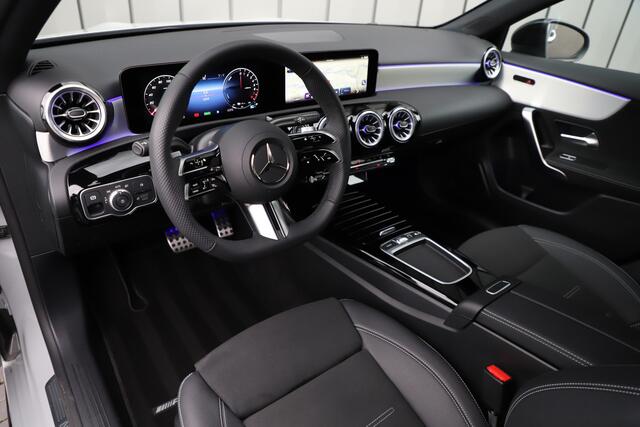 Mercedes-Benz A-KLASSE 250e AMG | 218PK | Keyless-go | Sfeerverlichting | Widescreen | Stuurwielverw. | ACC | Standkachel | 2025.
