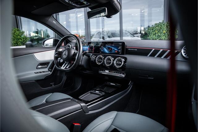 Mercedes-Benz A-KLASSE AMG A35 4MATIC - Panorama | Burmester | Keyless | Camera | Stoelverwarming