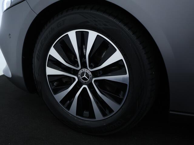 Mercedes-Benz A-KLASSE 160 Business Solution Ledkoplampen | Parkeerpakket met achteruitrijcamera | Stoelverwarming Voor | Spiegelpakket | Inclusief 24 maanden MB Certified garantie voor Europa.