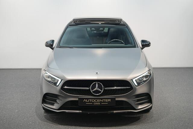 Mercedes-Benz A-KLASSE 250 e AMG MATGRIJS ? PANO ? CAMERA ? 19" ? NIGHT ? SFEER ? MBUX-HIGH END