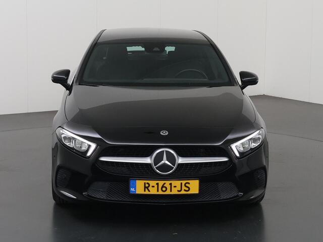 Mercedes-Benz A-KLASSE 180 Business Solution Luxury | Stoelverwarming | Achteruitrijcamera | Sfeerverlichting |