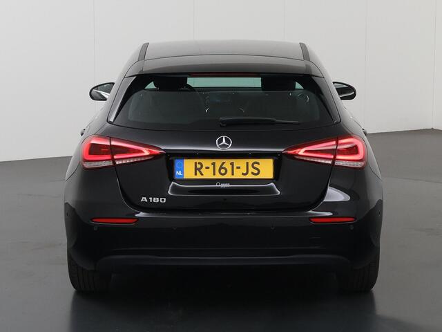 Mercedes-Benz A-KLASSE 180 Business Solution Luxury | Stoelverwarming | Achteruitrijcamera | Sfeerverlichting |