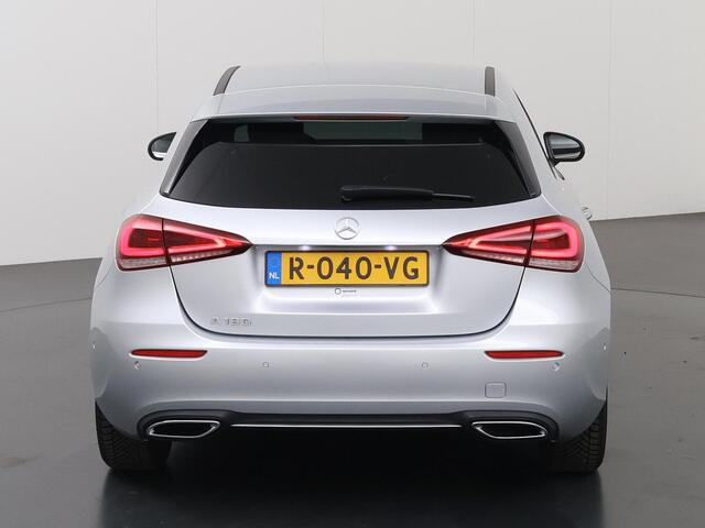Mercedes-Benz A-KLASSE 180 Luxury Line | Premium Pack | Distronic | Apple Carplay |Stoelverwarming |
