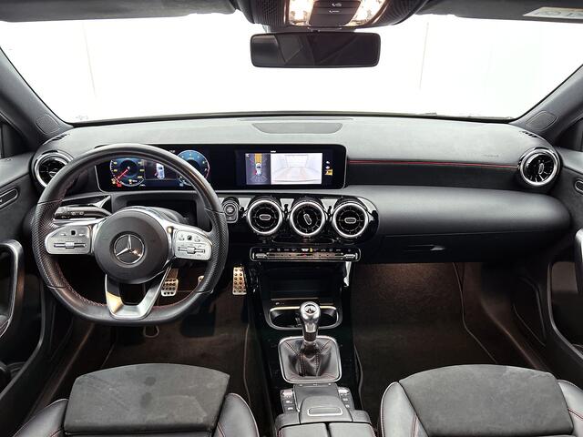 Mercedes-Benz A-KLASSE 160 Business Solution AMG 5 Spaaks lichtmetalen velgen AMG | MUBX wide screen | Navigatie | Parking support met camera achter | Inclusief 24 maanden MB Certified garantie voor Europa.