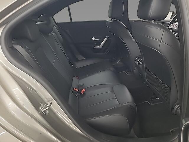 Mercedes-Benz A-KLASSE 200 Business Solution Luxury 1e-Eig. & Dealer-Onderh. BOVAG-Garantie. NL-Auto.