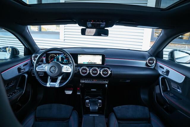 Mercedes-Benz A-KLASSE 200 Launch Edition Premium Plus AMG PANO AMBIENT Apple Carplay Brake assist Camera Multimedia Getint glas 19"L.M. Cruise Navi