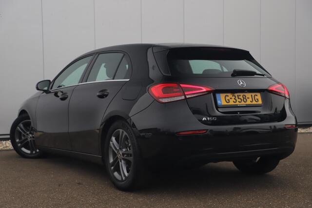 Mercedes-Benz A-KLASSE 160 Advantage Widescreen Full LED Sportstoelen Navigatie Camera Clima Cruise Carplay android 17 inch LMV Lane Assist Parkeersensor