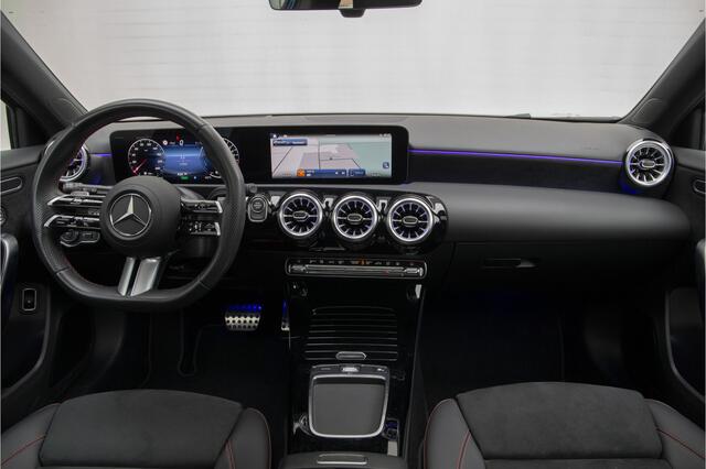 Mercedes-Benz A-KLASSE 250 e AMG Premium, Pano, Head-up, Memory, Nightpack, 19"