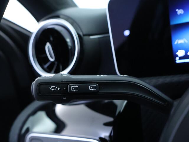 Mercedes-Benz A-KLASSE 180 Style Advantage | Trekhaak | Parkeerpakket met Camera | Navigatie | Cruise Controle | Inclusief 12 Maanden Garantie