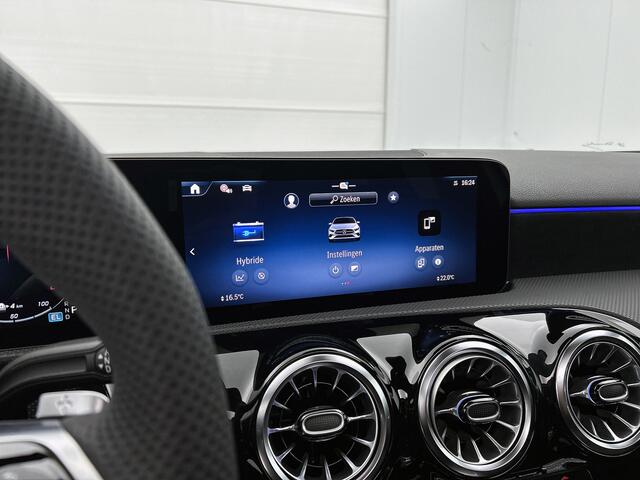 Mercedes-Benz A-KLASSE 250 e Business Solution AMG | Nightpakket | Smartphone-integratie | Multibeam LED | Panoramaschuifdak | Stoelverwarming voor | Extra USB-poorten | KEYLESS GO |