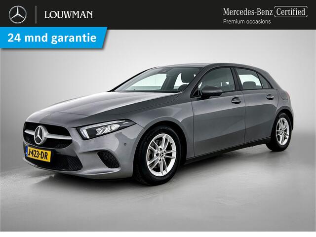 Mercedes-Benz A-KLASSE 160 Business Solution | Parkeerpakket met Camera | Ledkoplampen | Navigatie | Stoelverwarming | Inclusief 24 maanden Mercedes-Benz Certified garantie voor Europa.