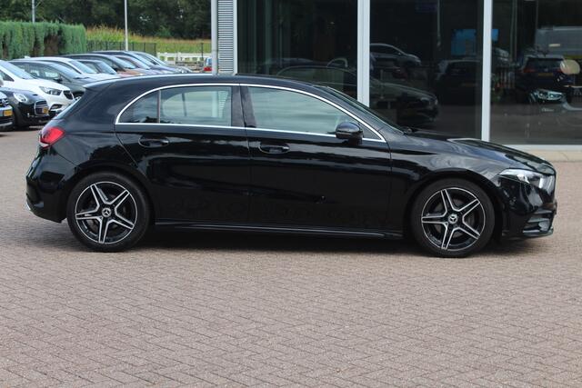 Mercedes-Benz A-KLASSE 180 Business Solution AMG / Camera / Navigatie / 18'' / Dodehoek / Stoelverwarming / Cruise Control