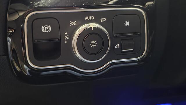 Mercedes-Benz A-KLASSE 250 e AMG Line | Pano | Sfeer | Camera