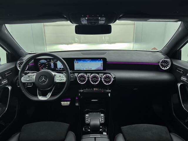 Mercedes-Benz A-KLASSE 180 Premium Plus | Panoramadak | elct. bedienbare voor stoelen met memory | Navigatie | Parking support met camera achter | Inclusief 24 maanden MB Certified garantie voor Europa