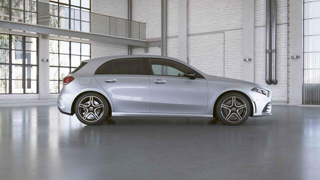 Mercedes-Benz A-KLASSE 250 e AMG Line | Night | Panoramadak | Widescreen | Stoelverwarming | Achteruitrijcamera | Sfeerverlichting |