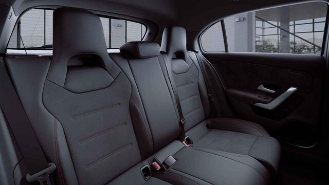 Mercedes-Benz A-KLASSE 250 e AMG Line | Night | Panoramadak | Widescreen | Stoelverwarming | Achteruitrijcamera | Sfeerverlichting |