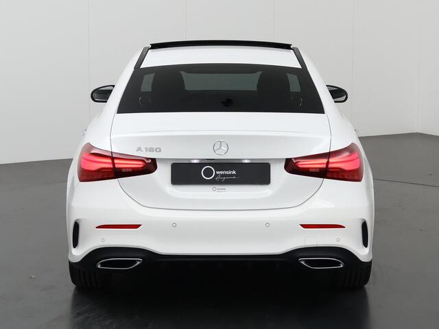 Mercedes-Benz A-KLASSE Limousine 180 Star Edition AMG Panoramadak | Night-pakket | 19" AMG velgen | Sfeerverlichting | Stoelverwarming | Multibeam led koplampen