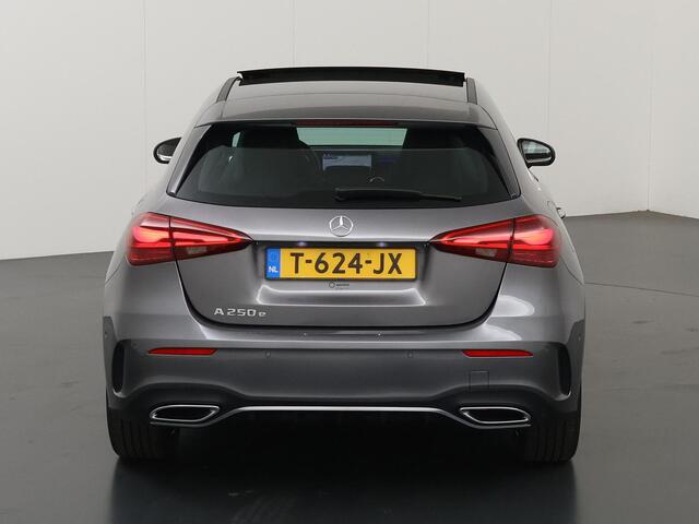 Mercedes-Benz A-KLASSE 250 e AMG Line | Panoramadak | Sfeerverlichting | Stoelverwarming |