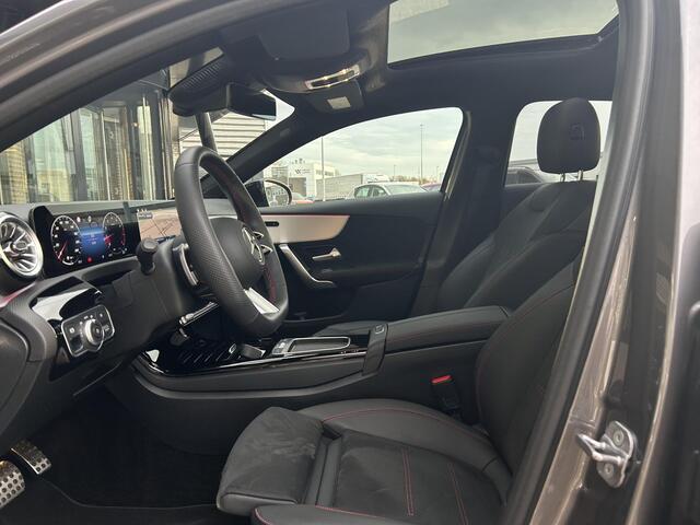 Mercedes-Benz A-KLASSE 180 Star Edition AMG Line | Panoramadak | Stoelverwarming | Cruise Control