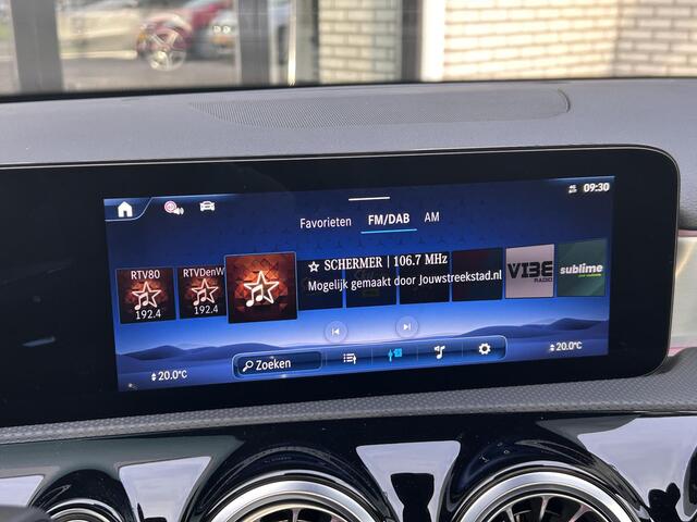 Mercedes-Benz A-KLASSE 180 Star Edition AMG Line | Panoramadak | Stoelverwarming | Cruise Control