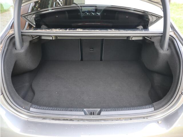 Mercedes-Benz A-KLASSE 250 e Business Solution AMG Limited AMG line | Navigatie | Panoramadak | Memory Seats | Automaat