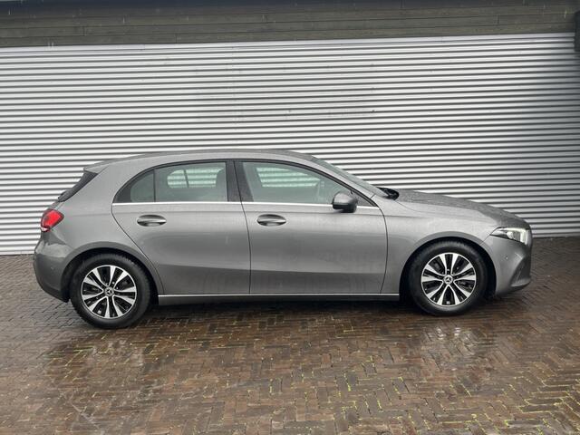 Mercedes-Benz A-KLASSE 180 Business Solution
