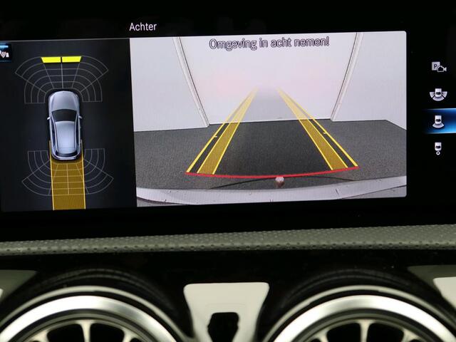 Mercedes-Benz A-KLASSE 250 e Business Solution Luxury Limited Panorama Schuif-Kanteldak | Sfeerverlichting | Achteruitrijcamera | MultiBeam Ledkoplampen | Stoelverwarming. Inclusief 24 maanden MB Certified garantie voor Europa.