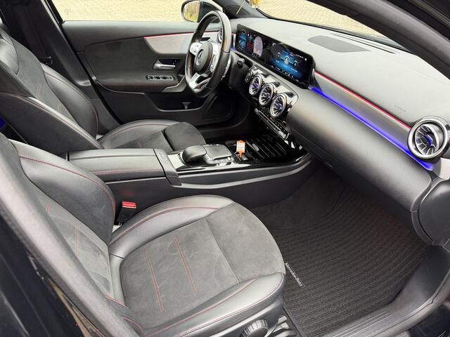 Mercedes-Benz A-KLASSE 180 d Automaat Premium Black Edition
