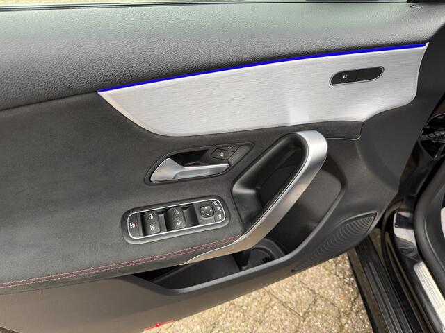 Mercedes-Benz A-KLASSE 180 d Automaat Premium Black Edition