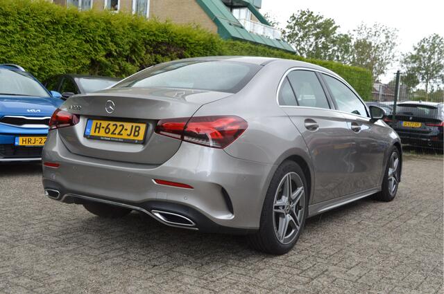 Mercedes-Benz A-KLASSE 200 Business Solution AMG NL-Auto / Clima / Sportstoelen