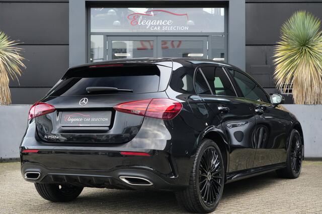Mercedes-Benz A-KLASSE 250 e AMG Line 218pk Panoramadak/Navigatie/Camera
