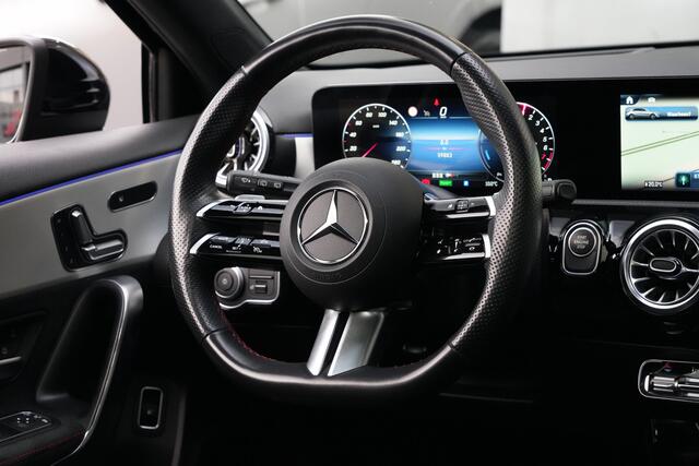 Mercedes-Benz A-KLASSE 250 e AMG Line 218pk Panoramadak/Navigatie/Camera