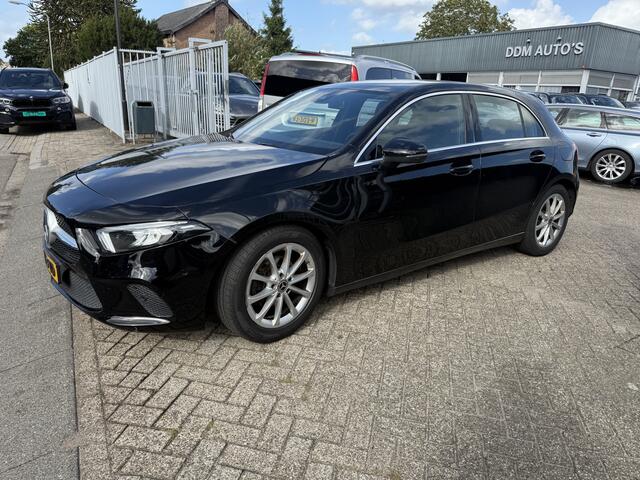 Mercedes-Benz A-KLASSE 180 d Launch Edition automaat B - Alleen exportbedrijven en handelaren