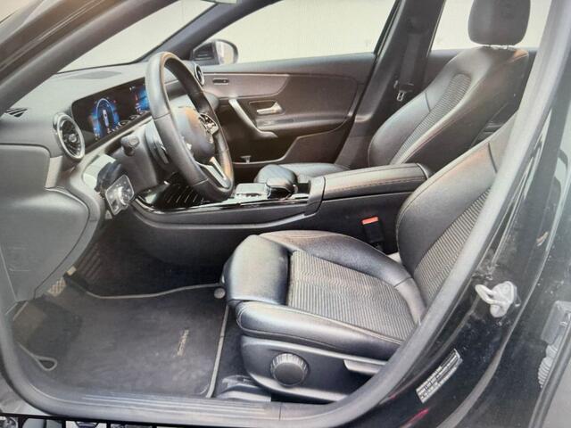 Mercedes-Benz A-KLASSE 180 d Launch Edition automaat B - Alleen exportbedrijven en handelaren