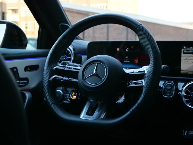 Mercedes-Benz A-KLASSE AMG 35 4MATIC 306 Pk Automaat Navi / Leer / Camera / Schuifdak / AMG Line Plus